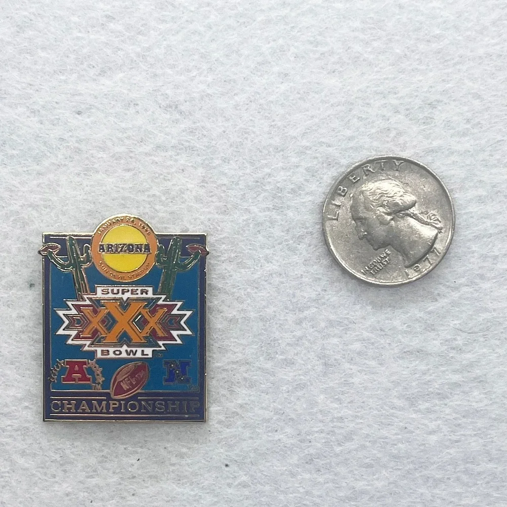 🔮 5/$25 Vintage Super‎ Bowl 30 Sun Devil Stadium Arizona 1996 Cactus Pin
